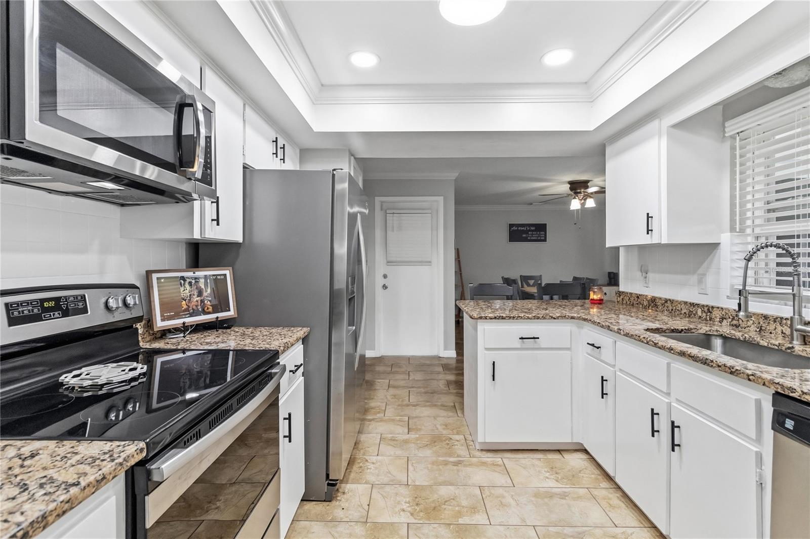 Image 19 of 46 For 1220 Bonnie Lou Drive