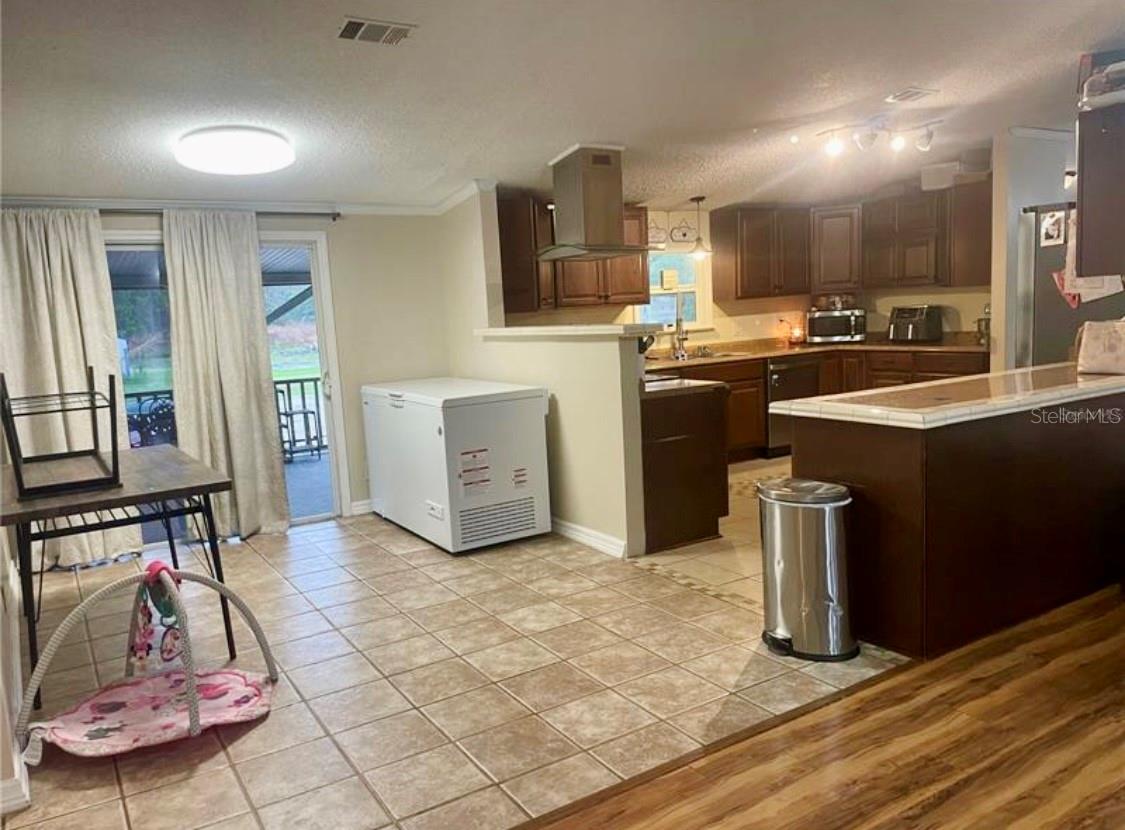 Image 14 of 43 For 8809 Treasure Island Road