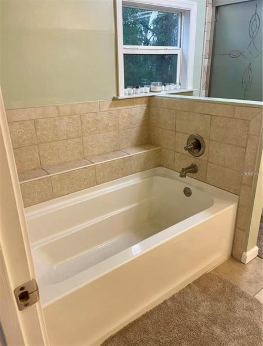 Image 26 of 43 For 8809 Treasure Island Road