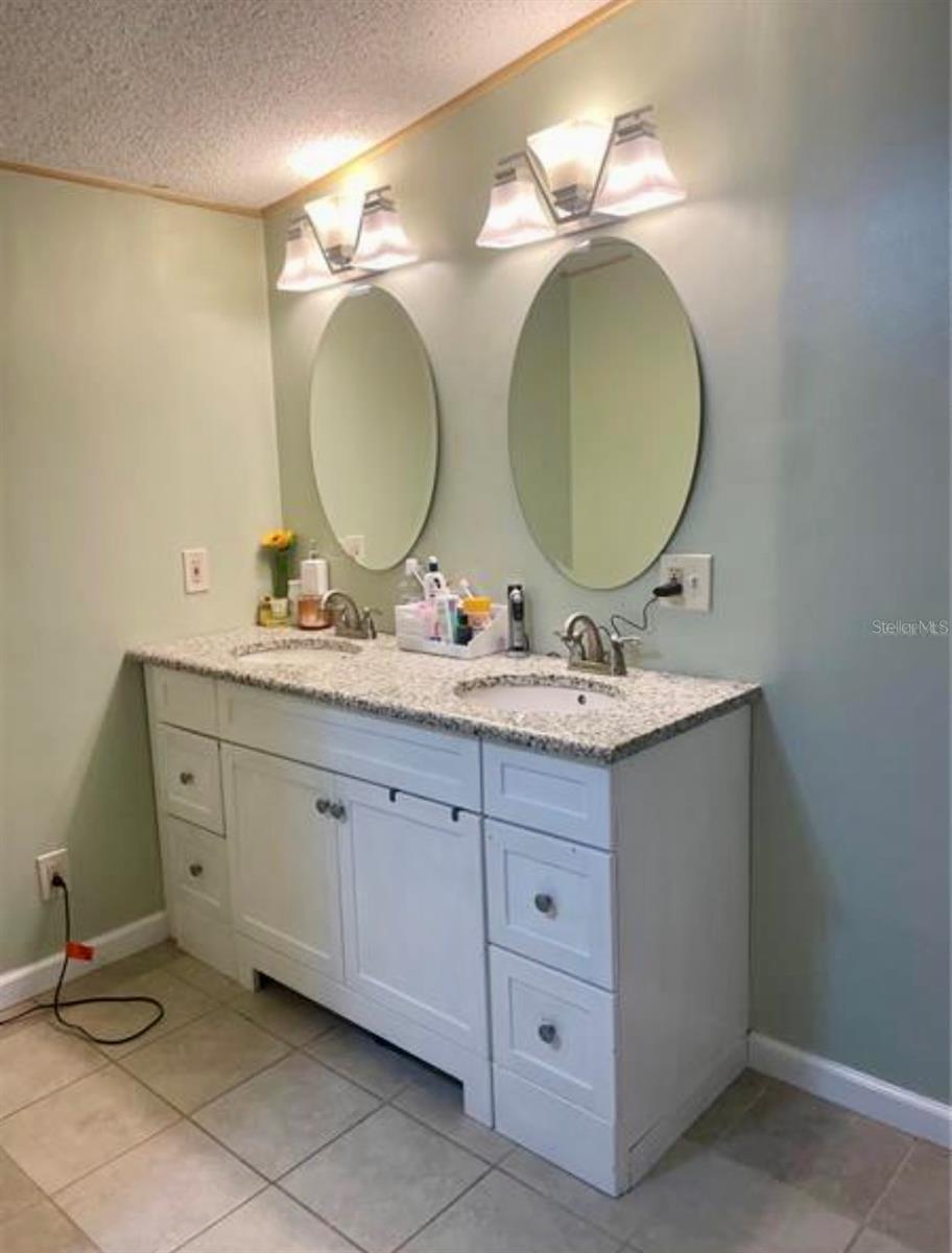 Image 31 of 43 For 8809 Treasure Island Road