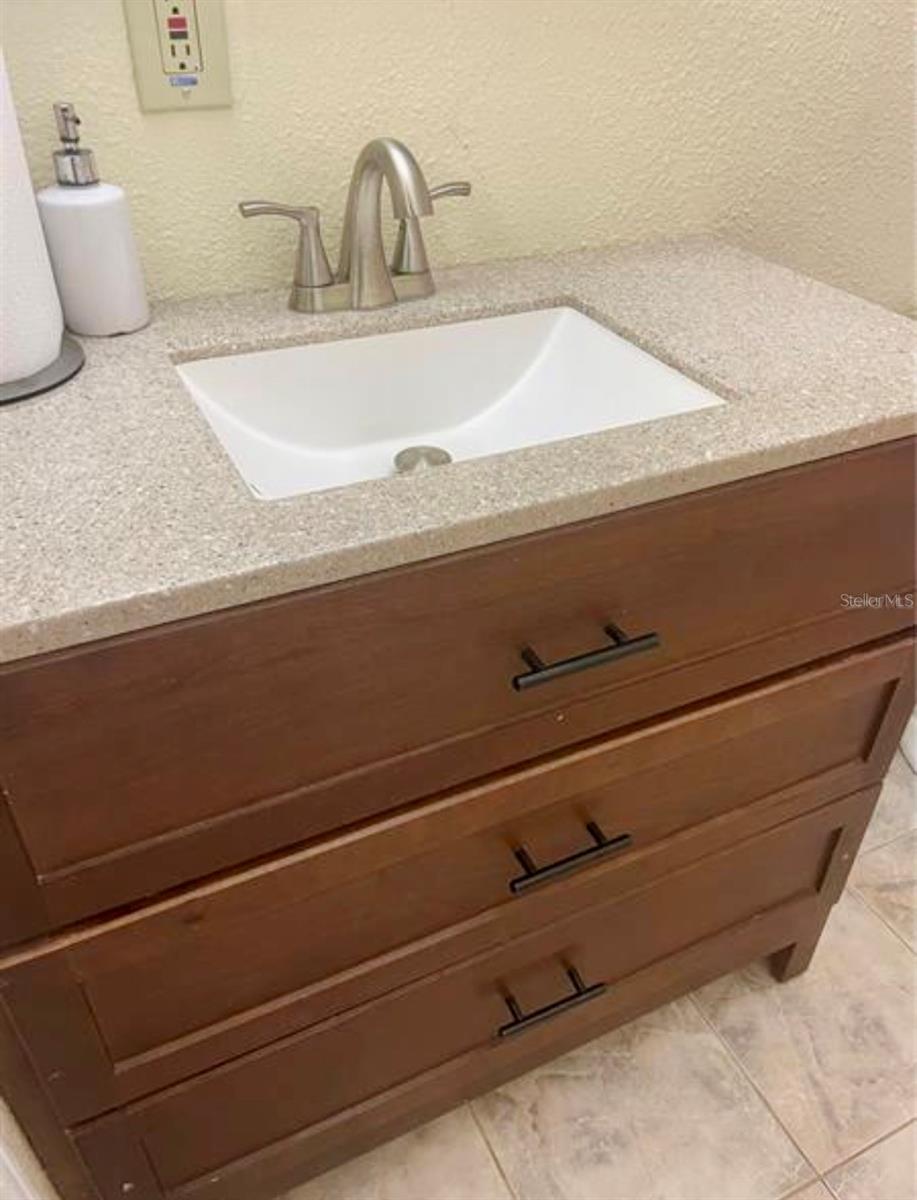 Image 38 of 43 For 8809 Treasure Island Road