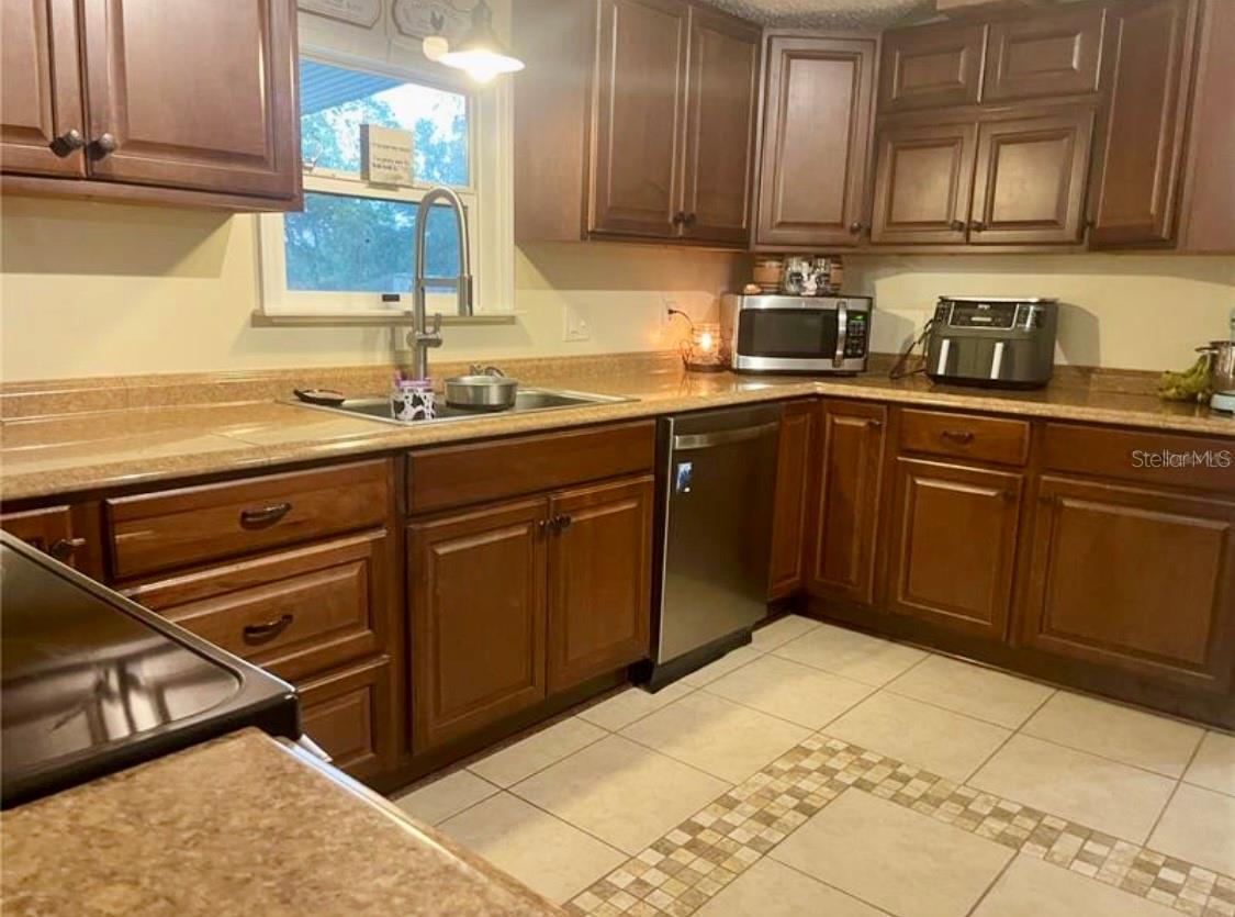 Image 5 of 43 For 8809 Treasure Island Road