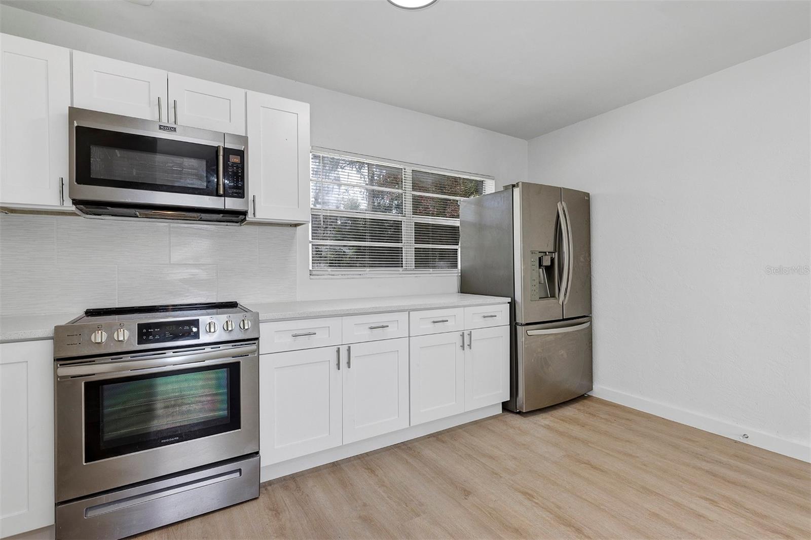 Image 11 of 29 For 1052 Peter Road