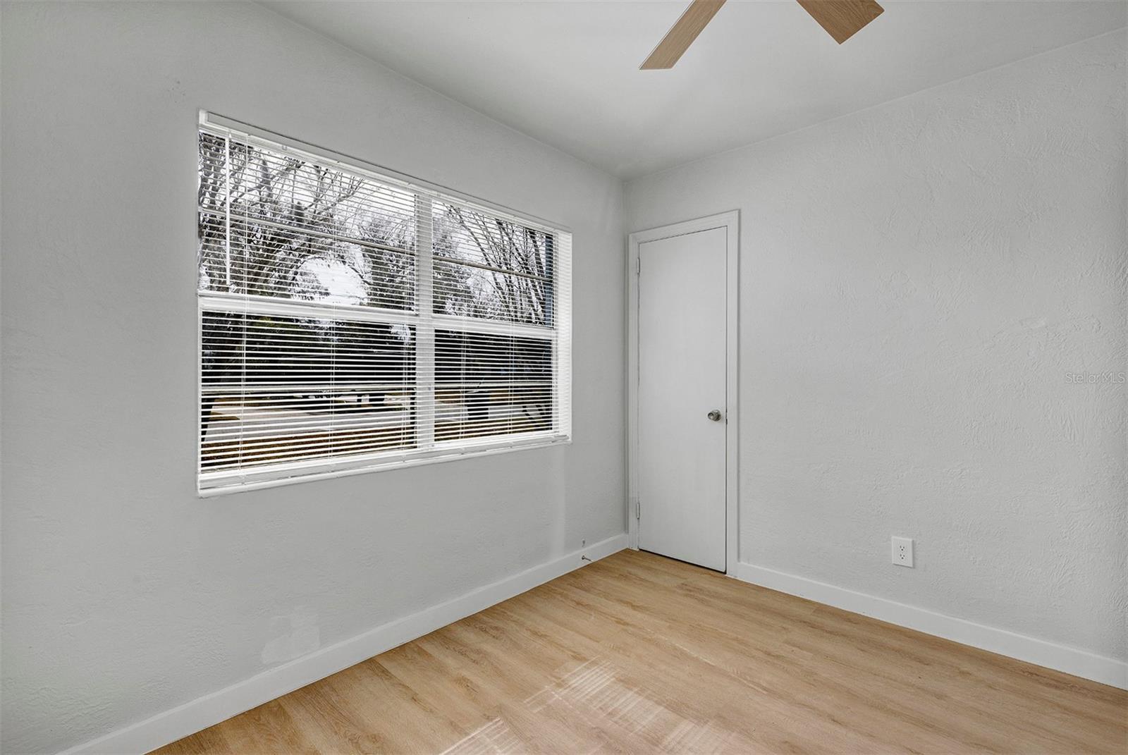 Image 17 of 29 For 1052 Peter Road