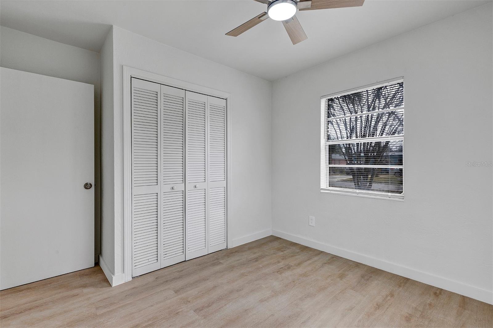 Image 21 of 29 For 1052 Peter Road