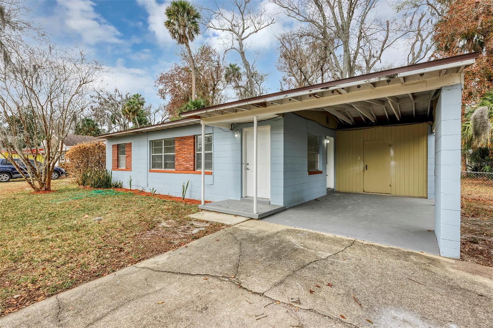 Image 4 of 29 For 1052 Peter Road