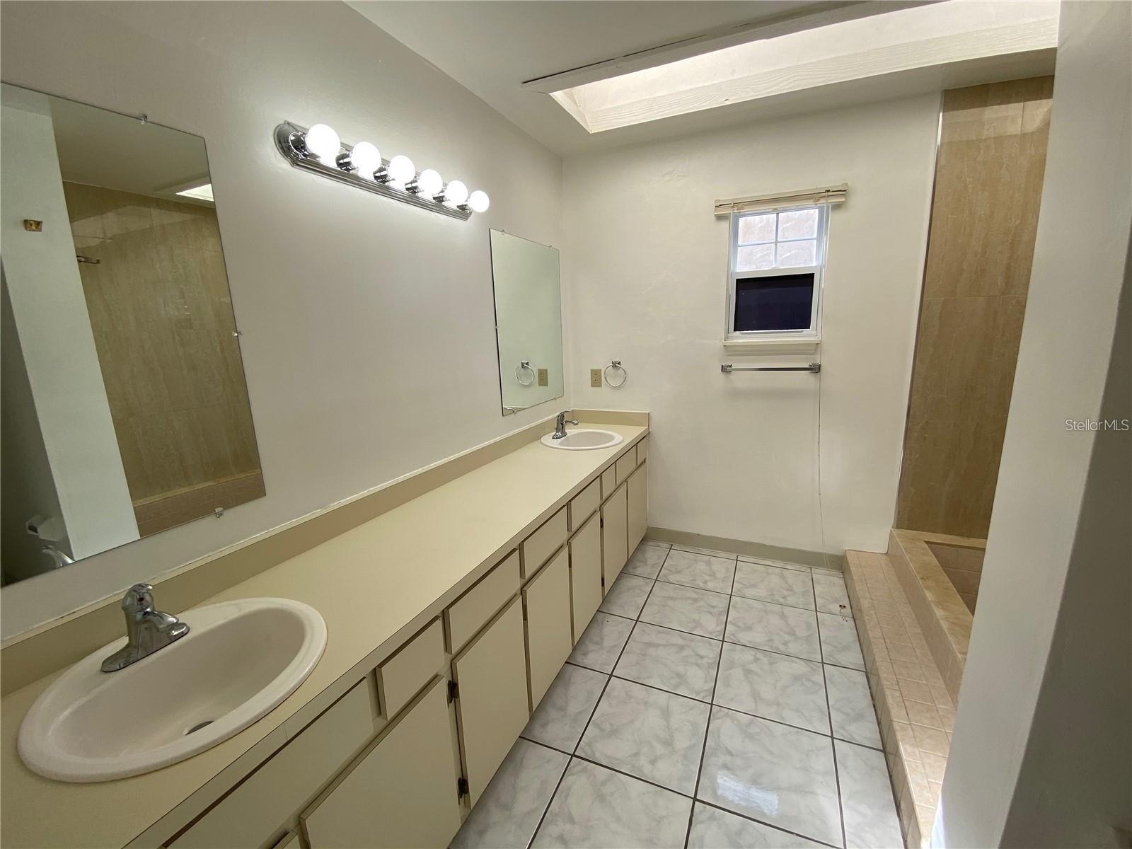 Image 15 of 22 For 308 Shadow Bay Drive