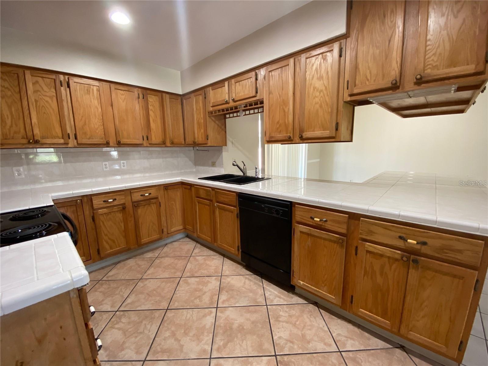 Image 4 of 22 For 308 Shadow Bay Drive