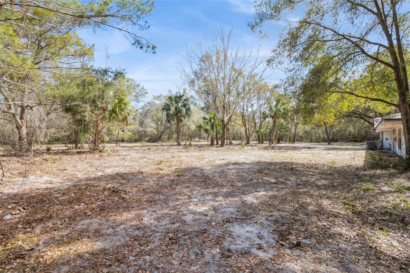 Image 29 of 35 For 590 Lawton Avenue