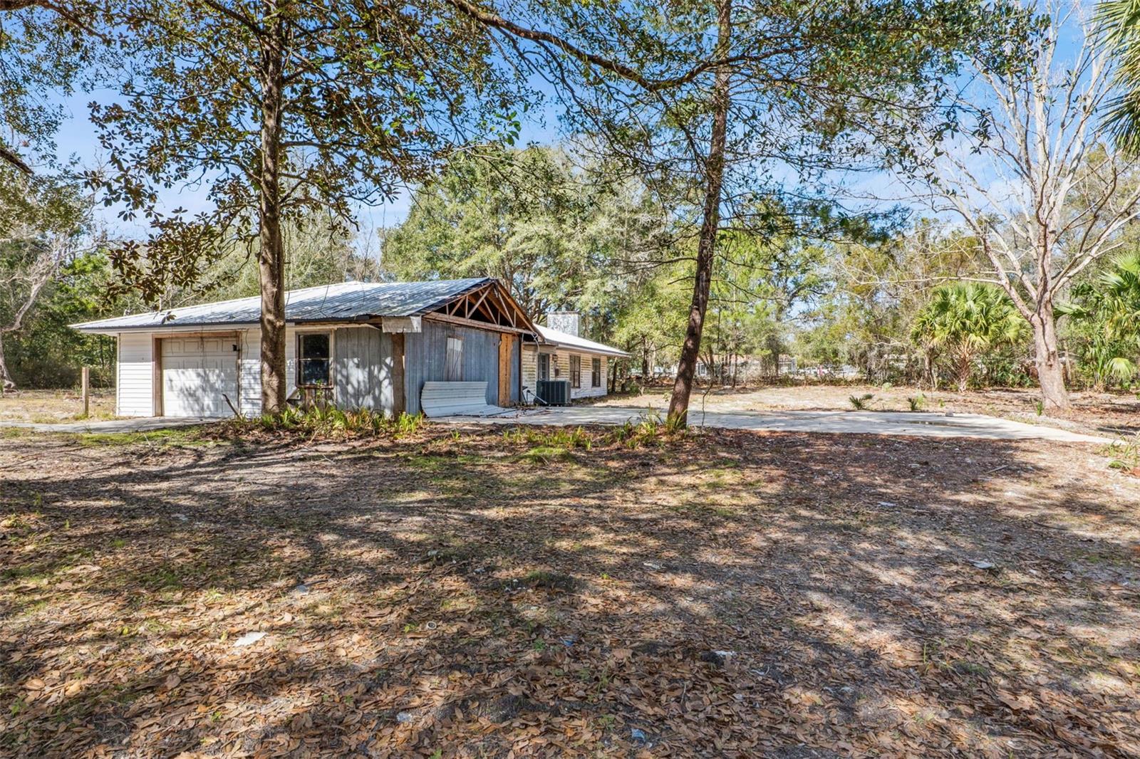 Image 31 of 35 For 590 Lawton Avenue