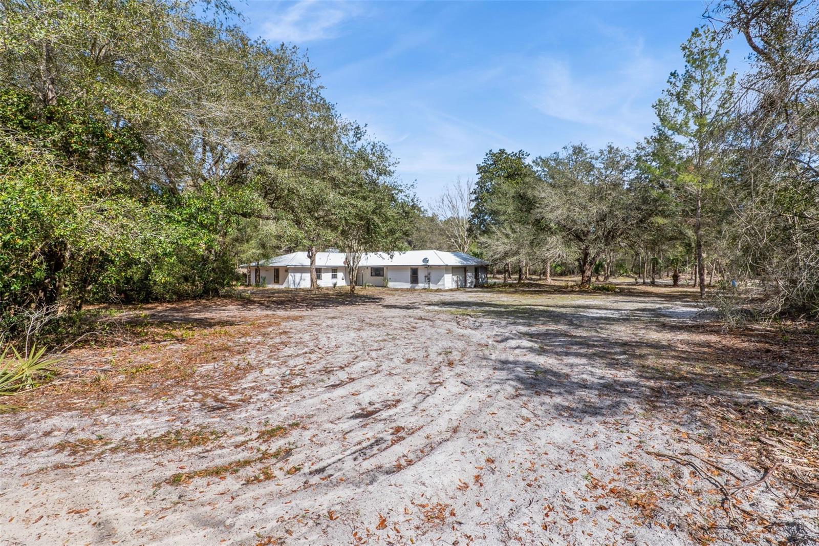 Image 32 of 35 For 590 Lawton Avenue