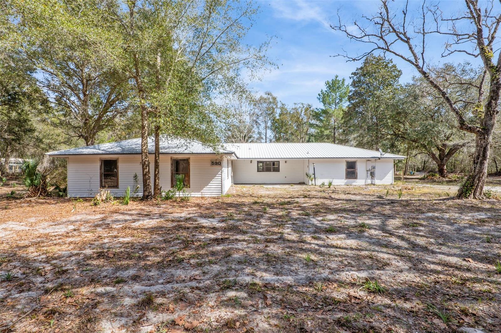 Image 34 of 35 For 590 Lawton Avenue