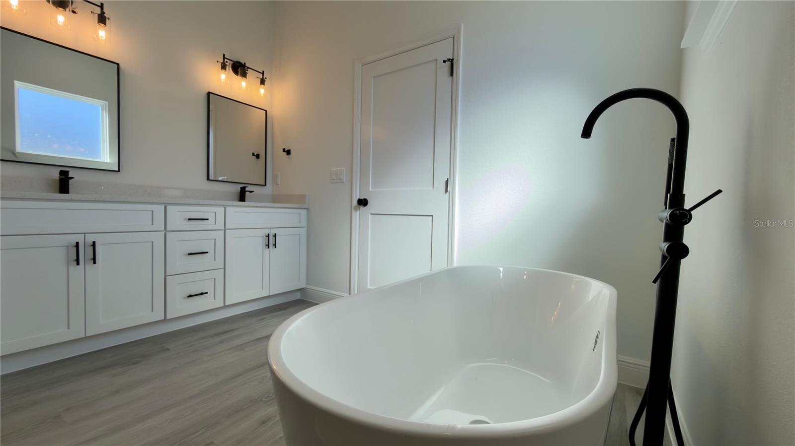 Image 15 of 34 For 11591 59th Terrace