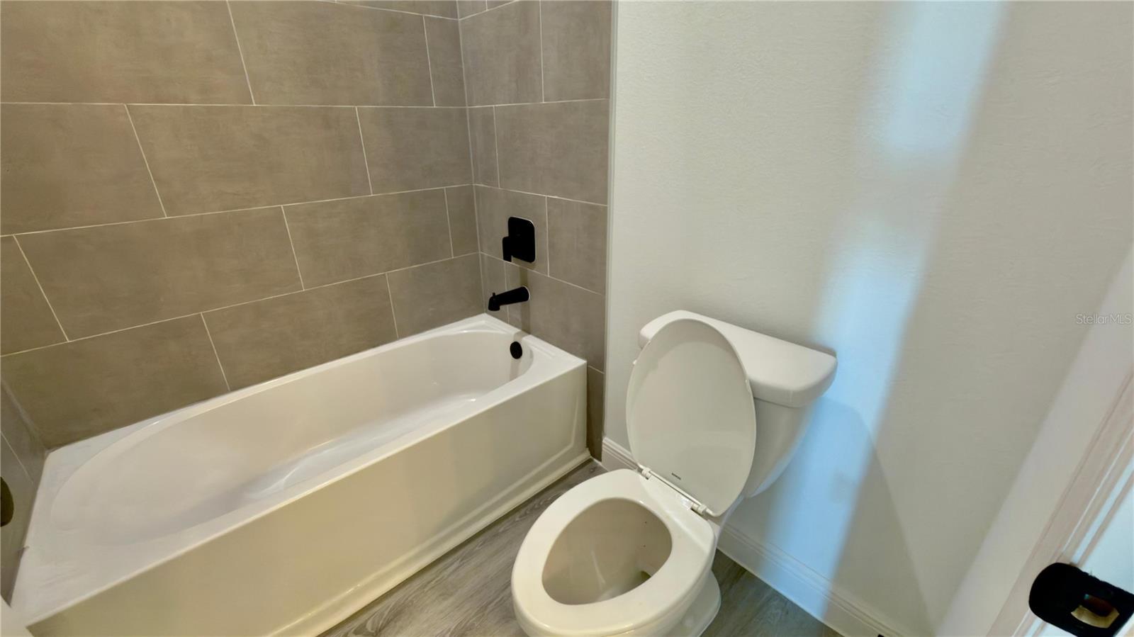 Image 21 of 34 For 11591 59th Terrace