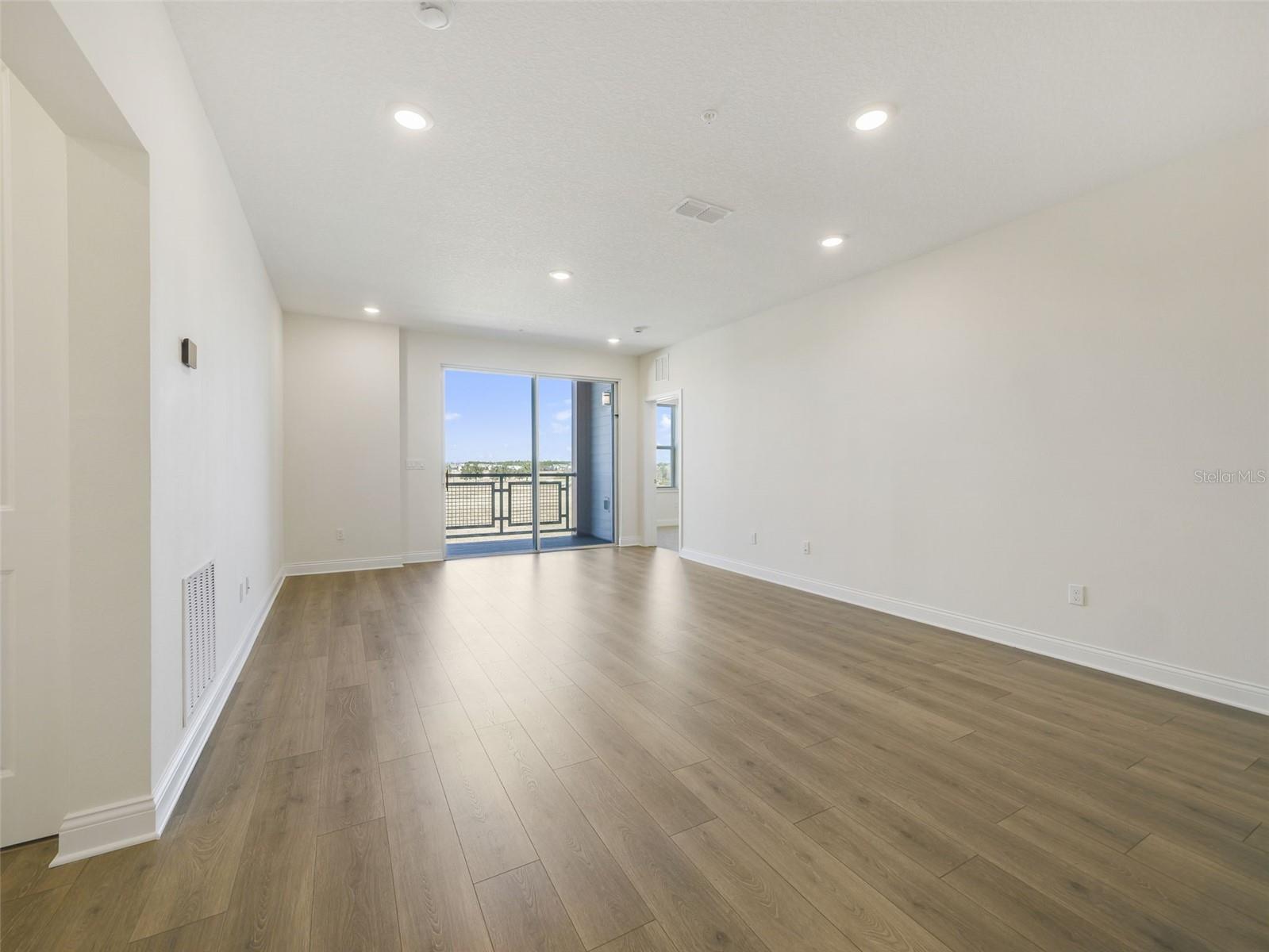 Image 4 of 22 For 7545 Laureate Boulevard 7305