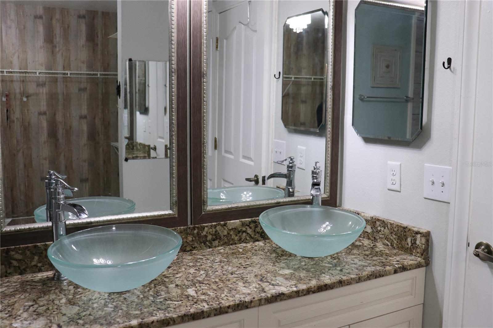 Image 21 of 47 For 7023 Wright Avenue