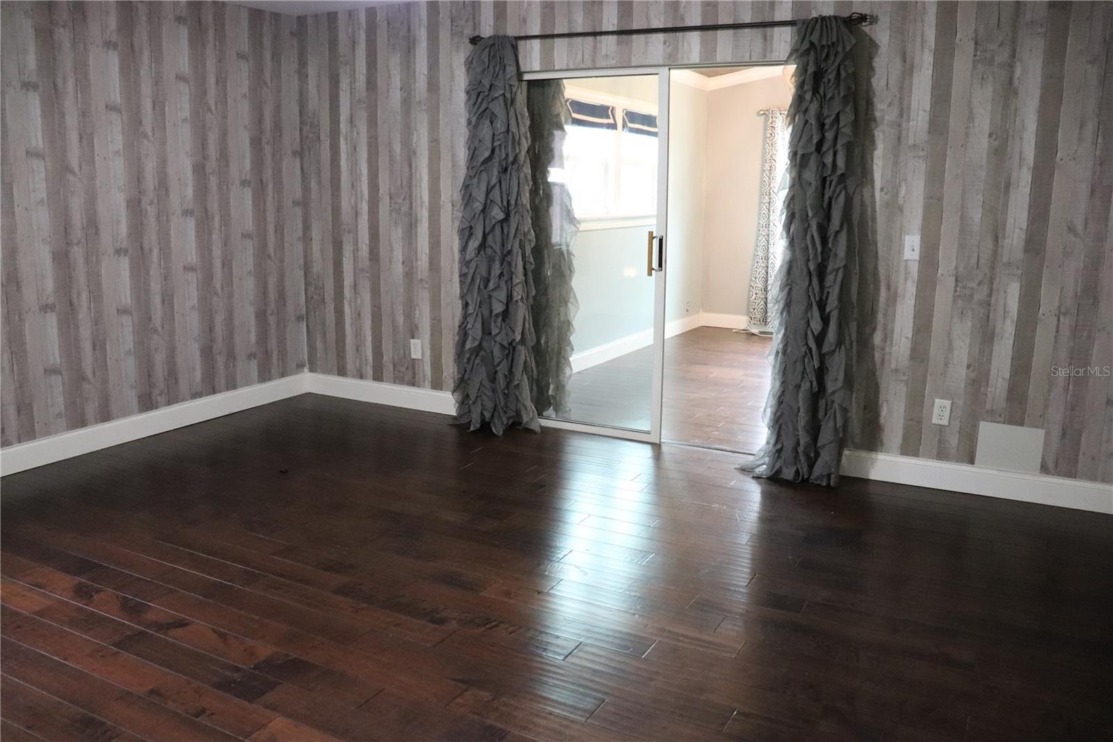 Image 23 of 47 For 7023 Wright Avenue