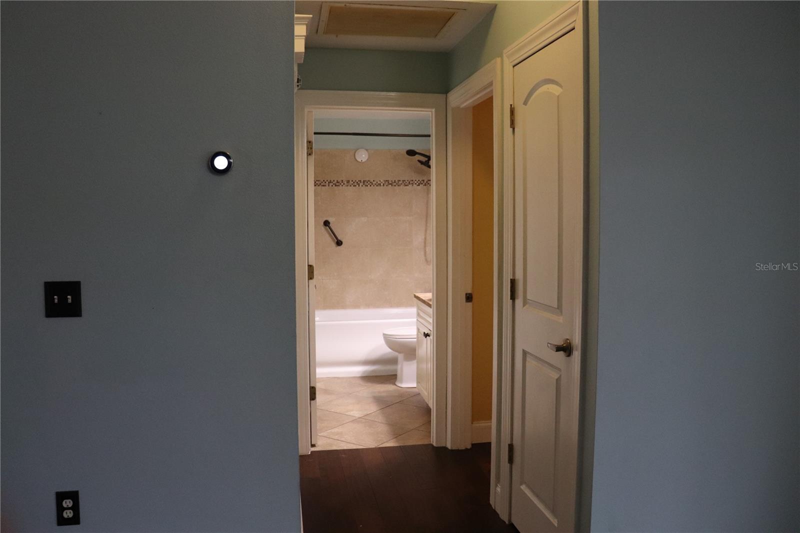 Image 31 of 47 For 7023 Wright Avenue