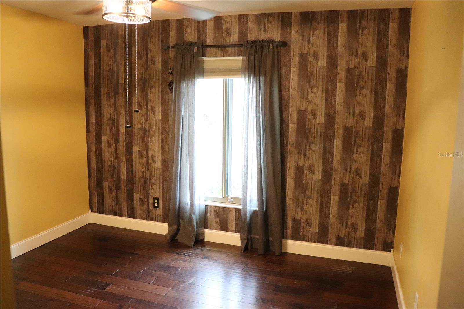 Image 32 of 47 For 7023 Wright Avenue