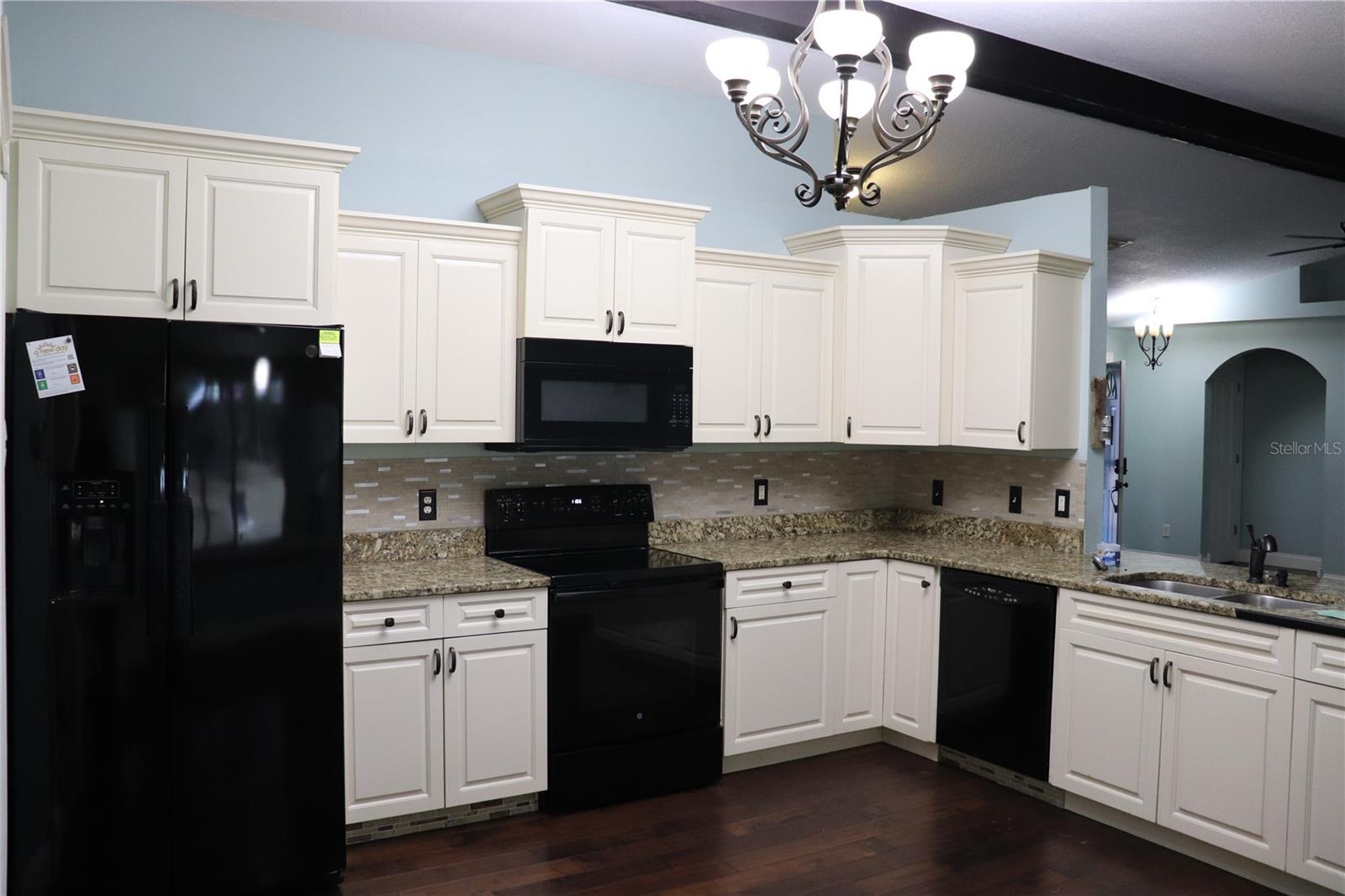 Image 4 of 47 For 7023 Wright Avenue