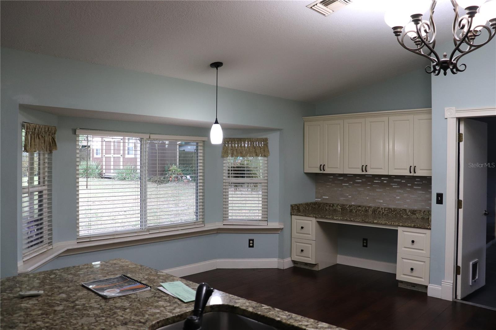 Image 5 of 47 For 7023 Wright Avenue