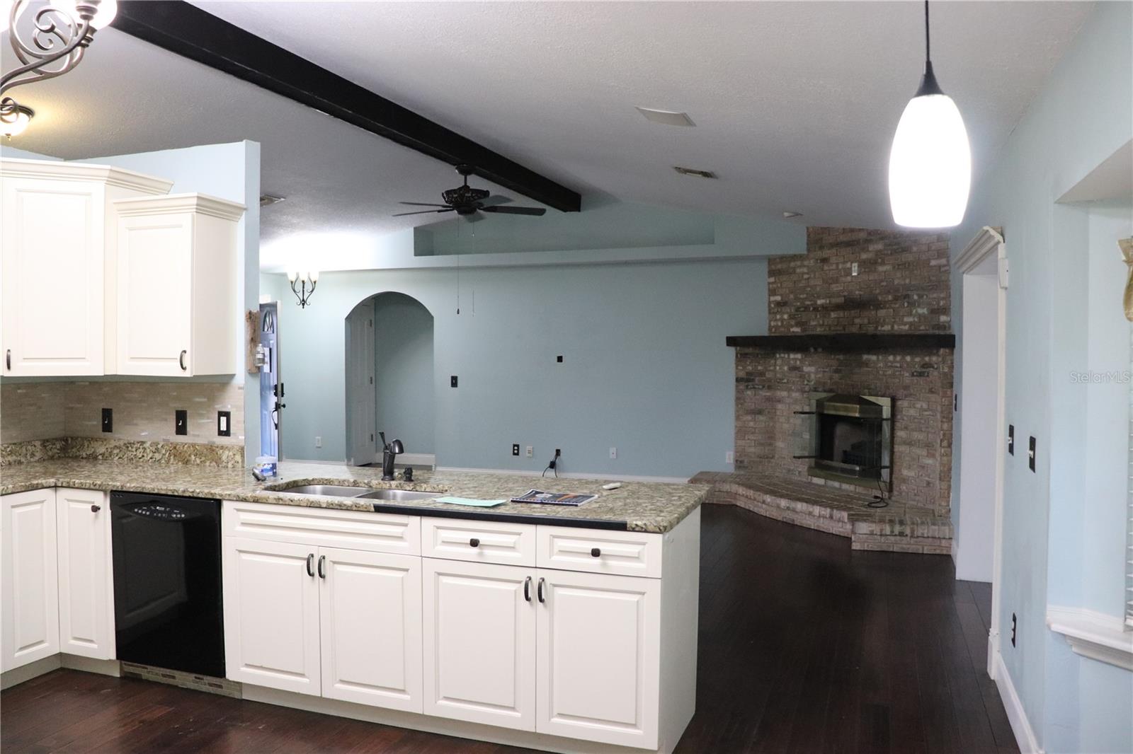 Image 6 of 47 For 7023 Wright Avenue