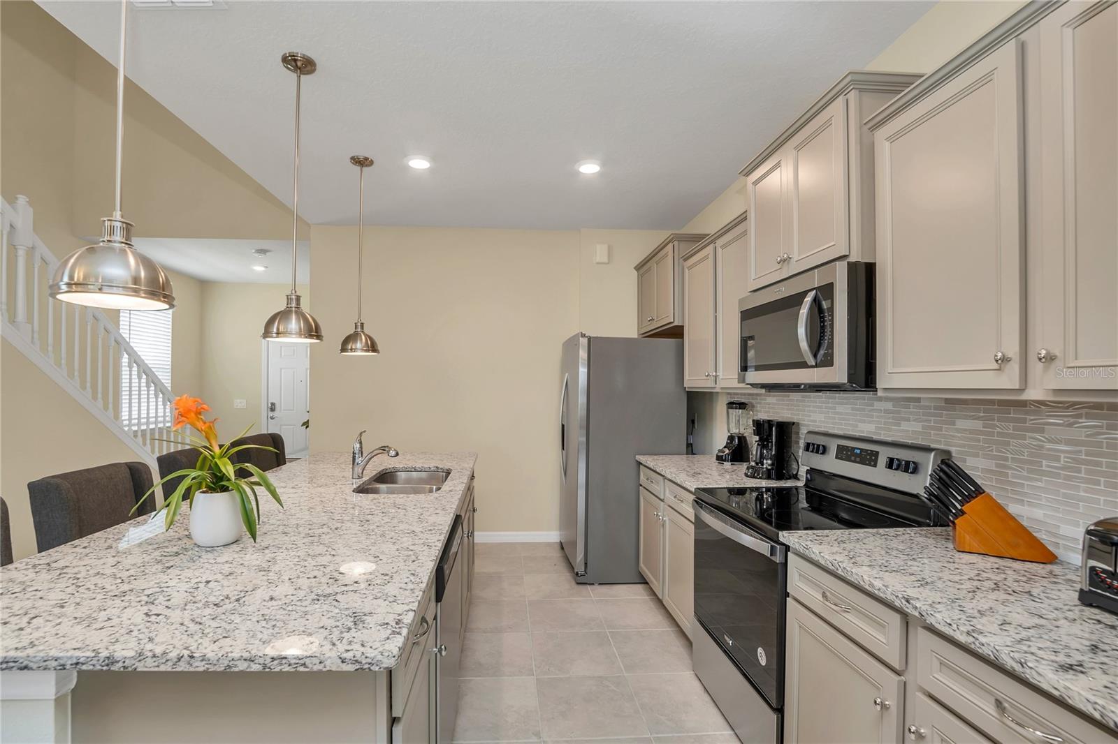 Image 16 of 98 For 1806 Summer Drive