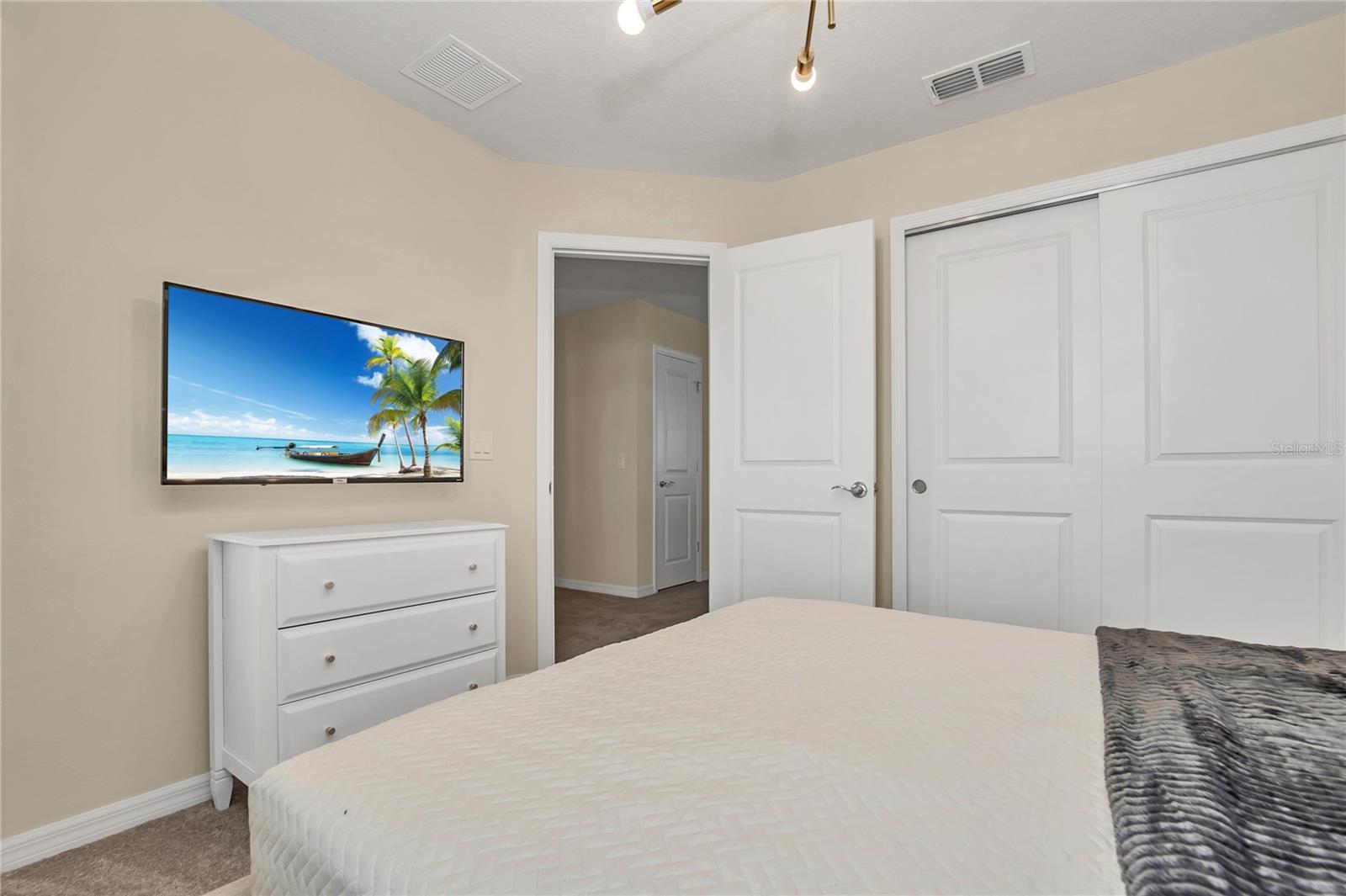 Image 41 of 98 For 1806 Summer Drive