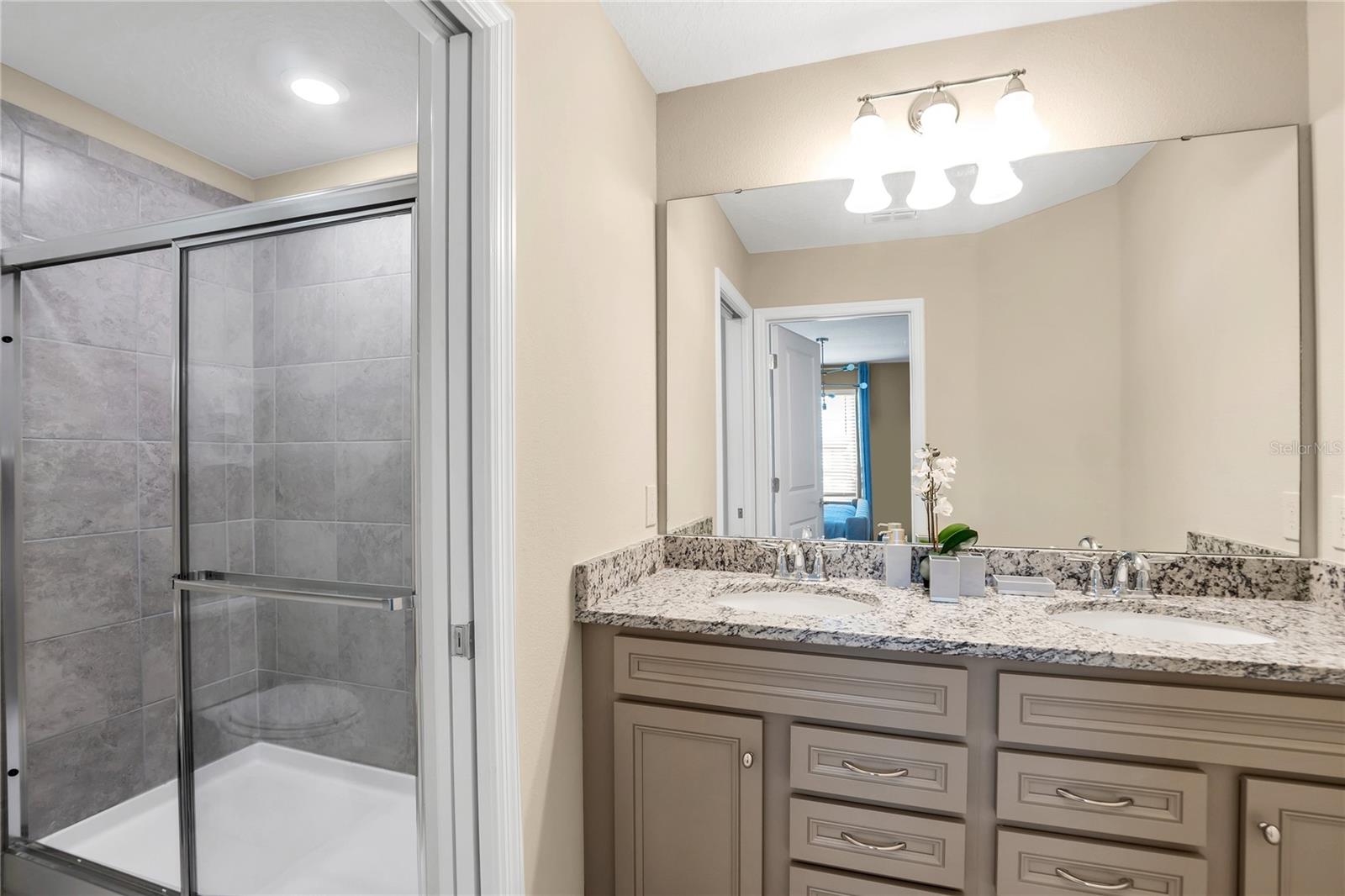 Image 44 of 98 For 1806 Summer Drive