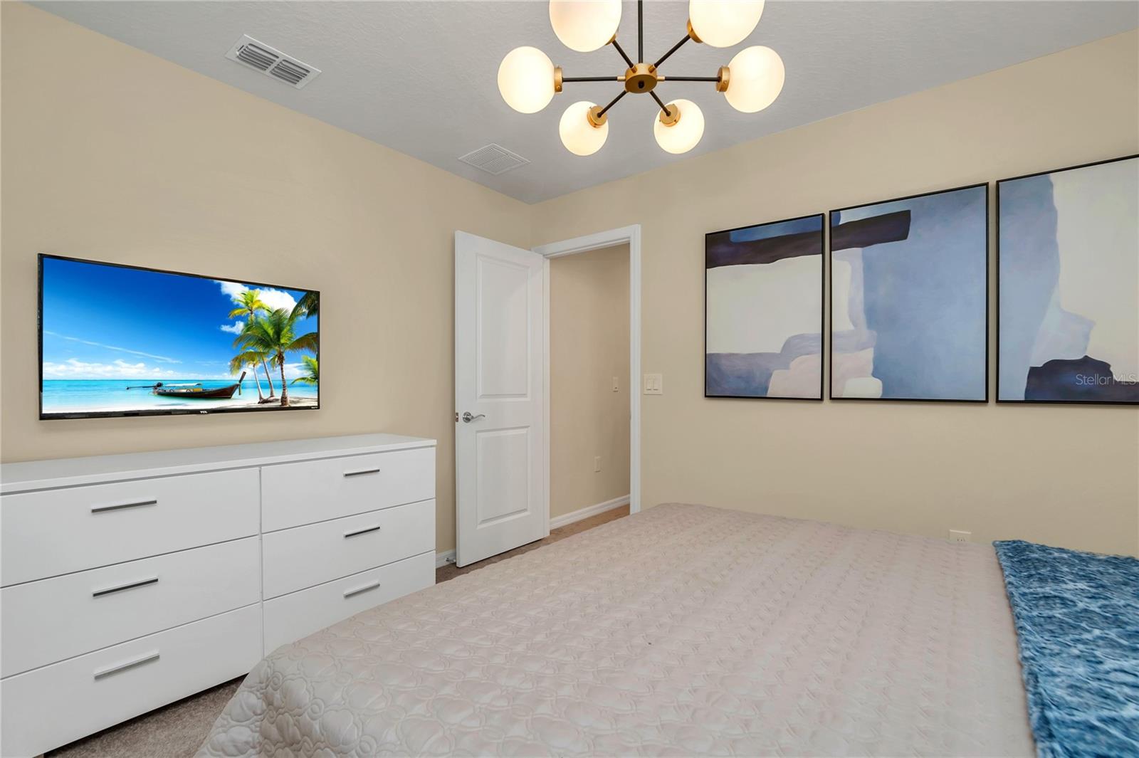 Image 51 of 98 For 1806 Summer Drive