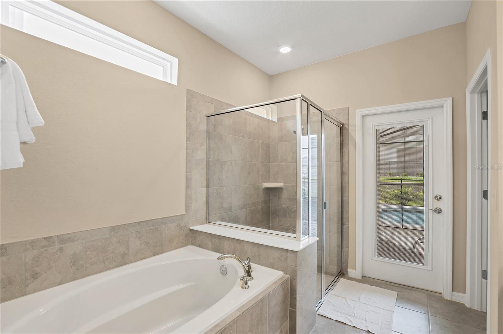 Image 62 of 98 For 1806 Summer Drive