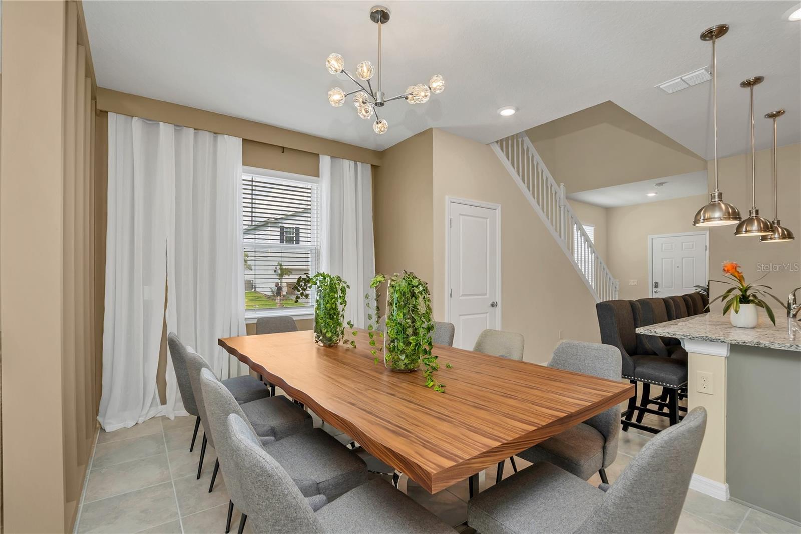 Image 7 of 98 For 1806 Summer Drive