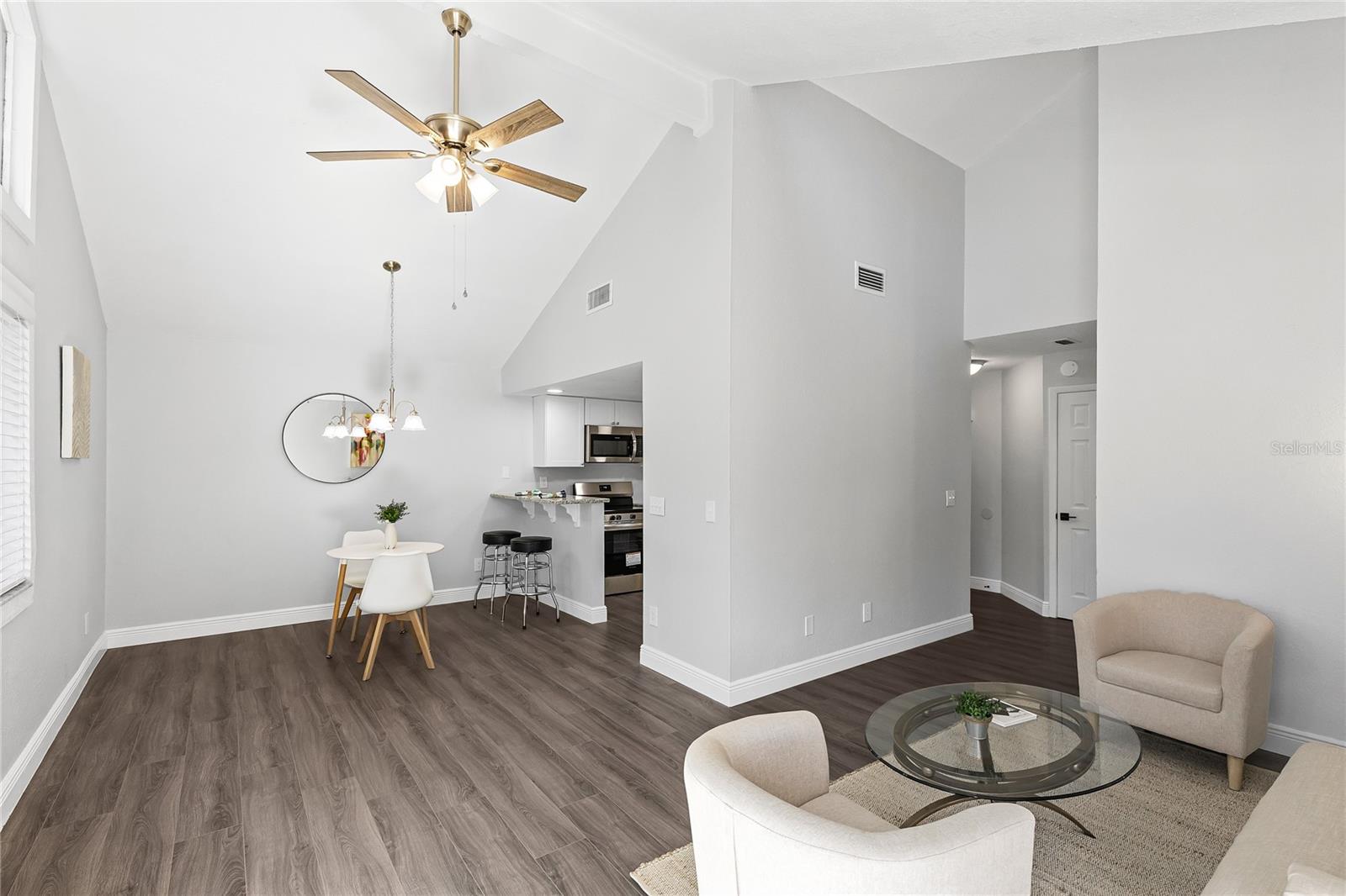 Image 19 of 24 For 111 Raintree Drive