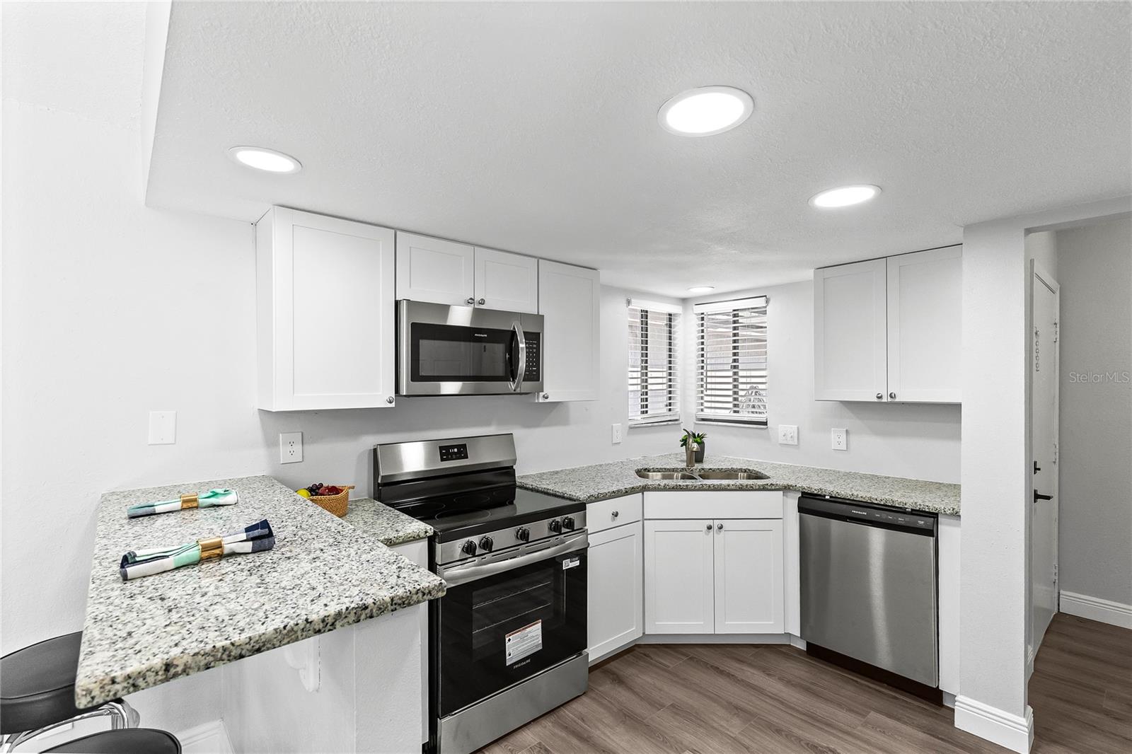 Image 21 of 24 For 111 Raintree Drive