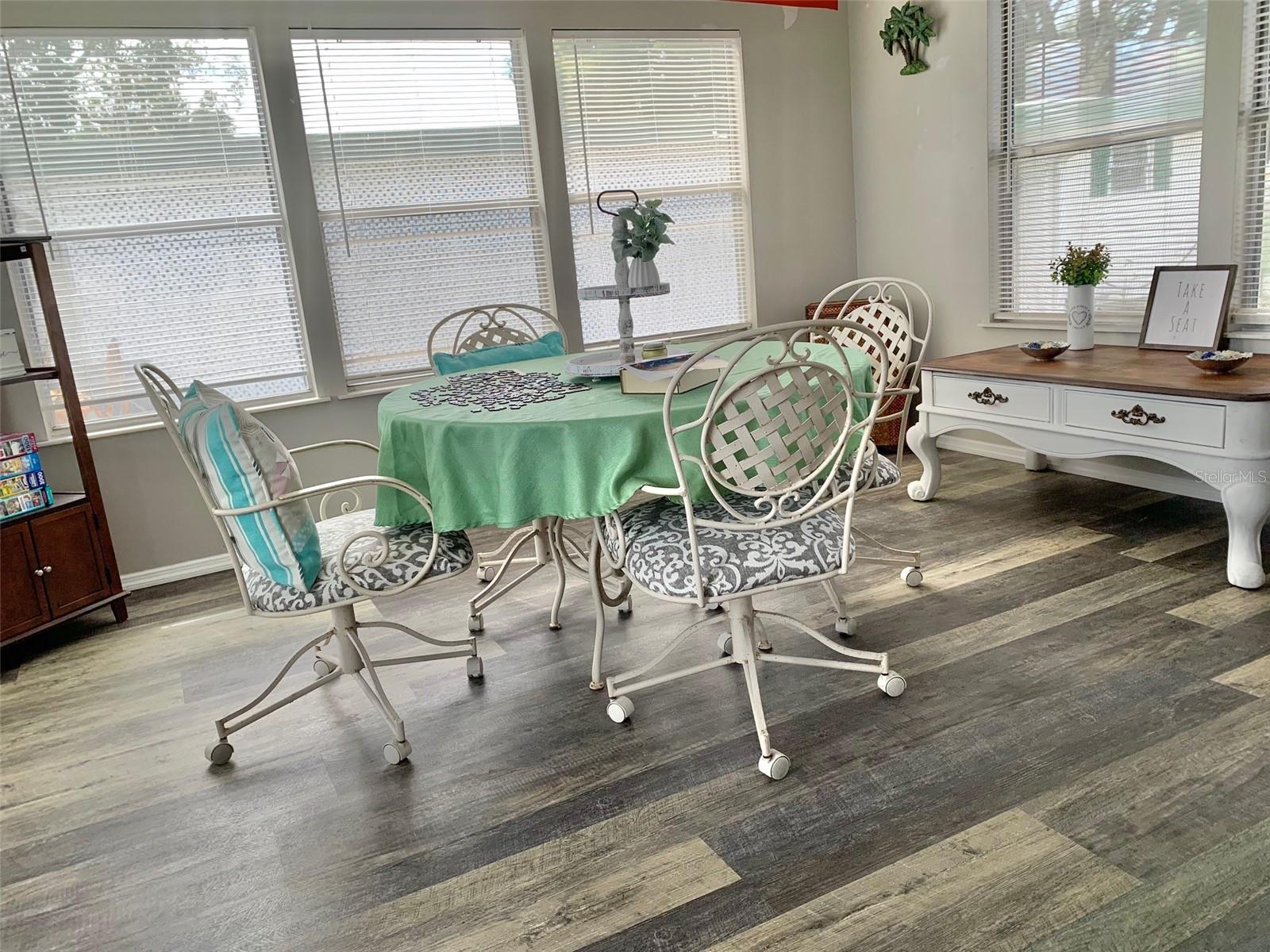 Image 16 of 48 For 2122 Oak Grove Drive 79