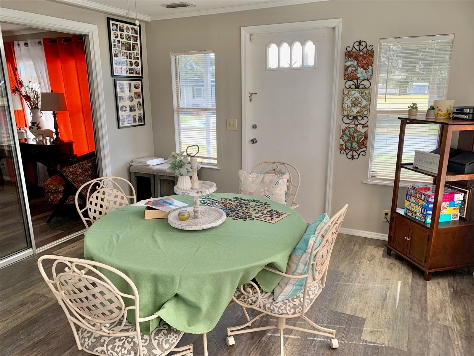 Image 17 of 48 For 2122 Oak Grove Drive 79