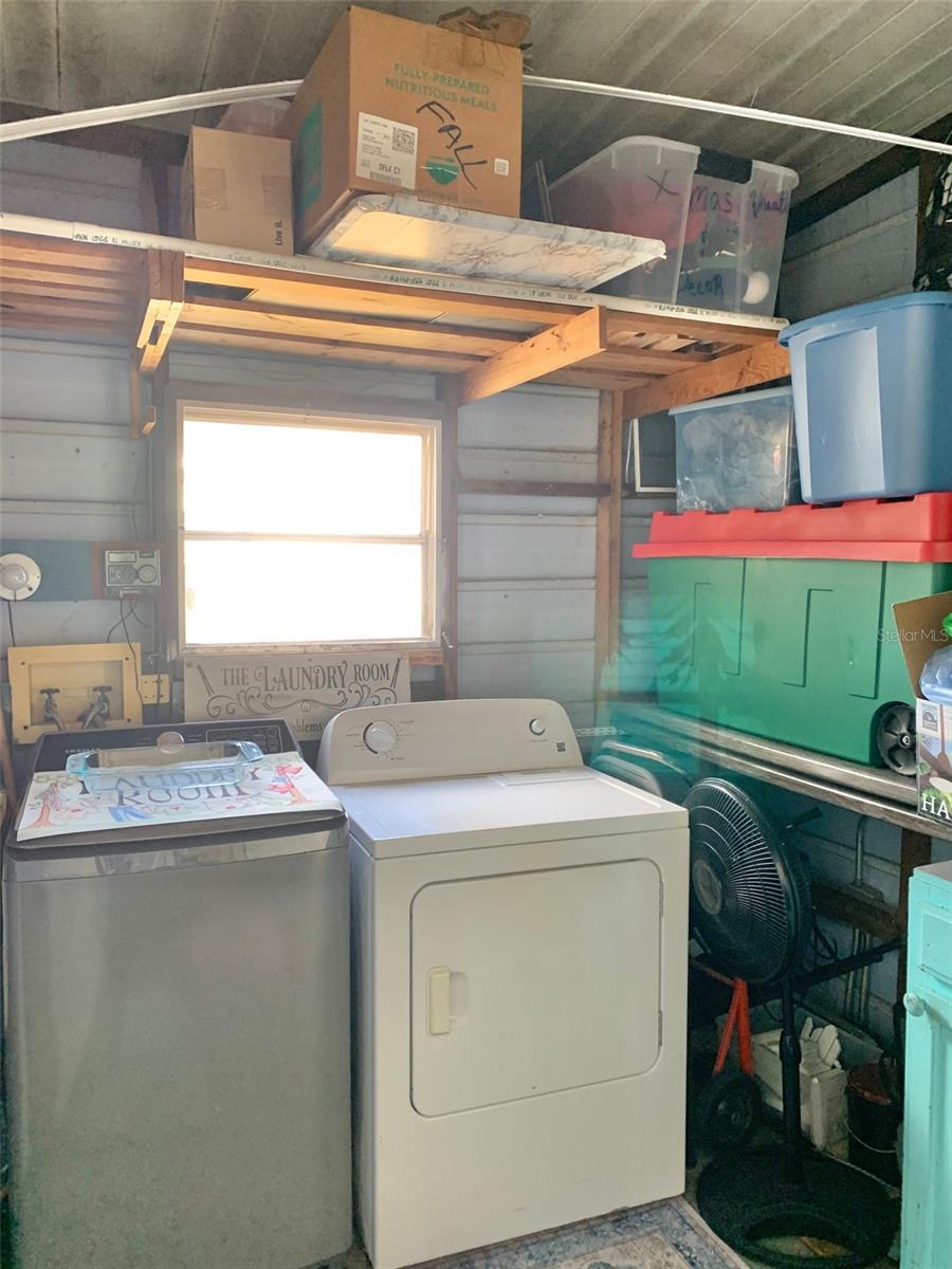 Image 20 of 48 For 2122 Oak Grove Drive 79