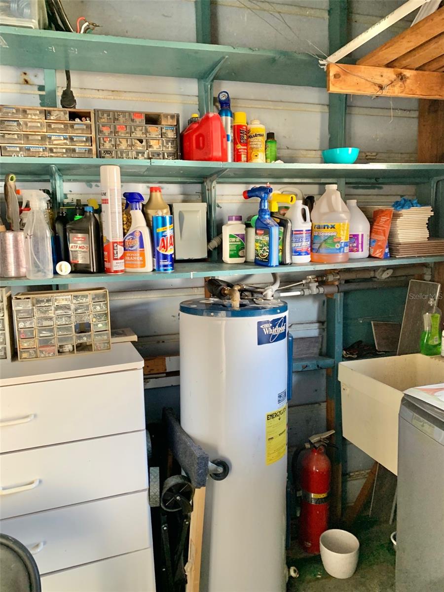 Image 21 of 48 For 2122 Oak Grove Drive 79