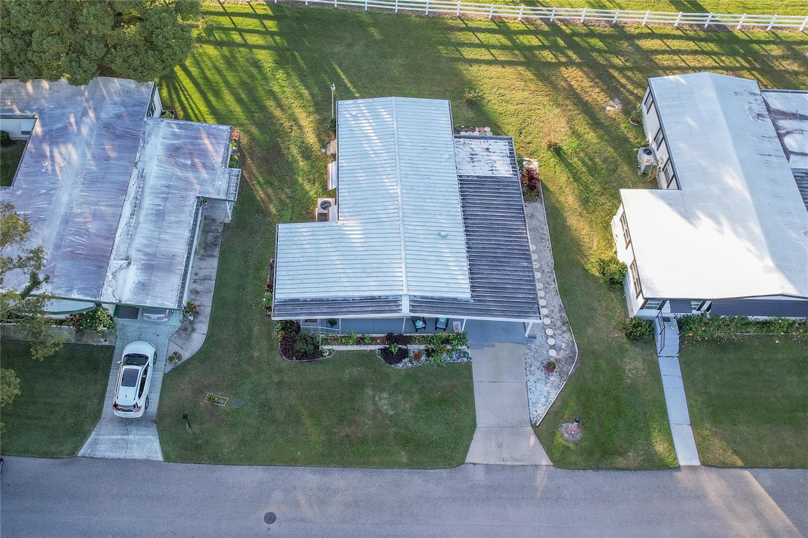 Image 24 of 48 For 2122 Oak Grove Drive 79