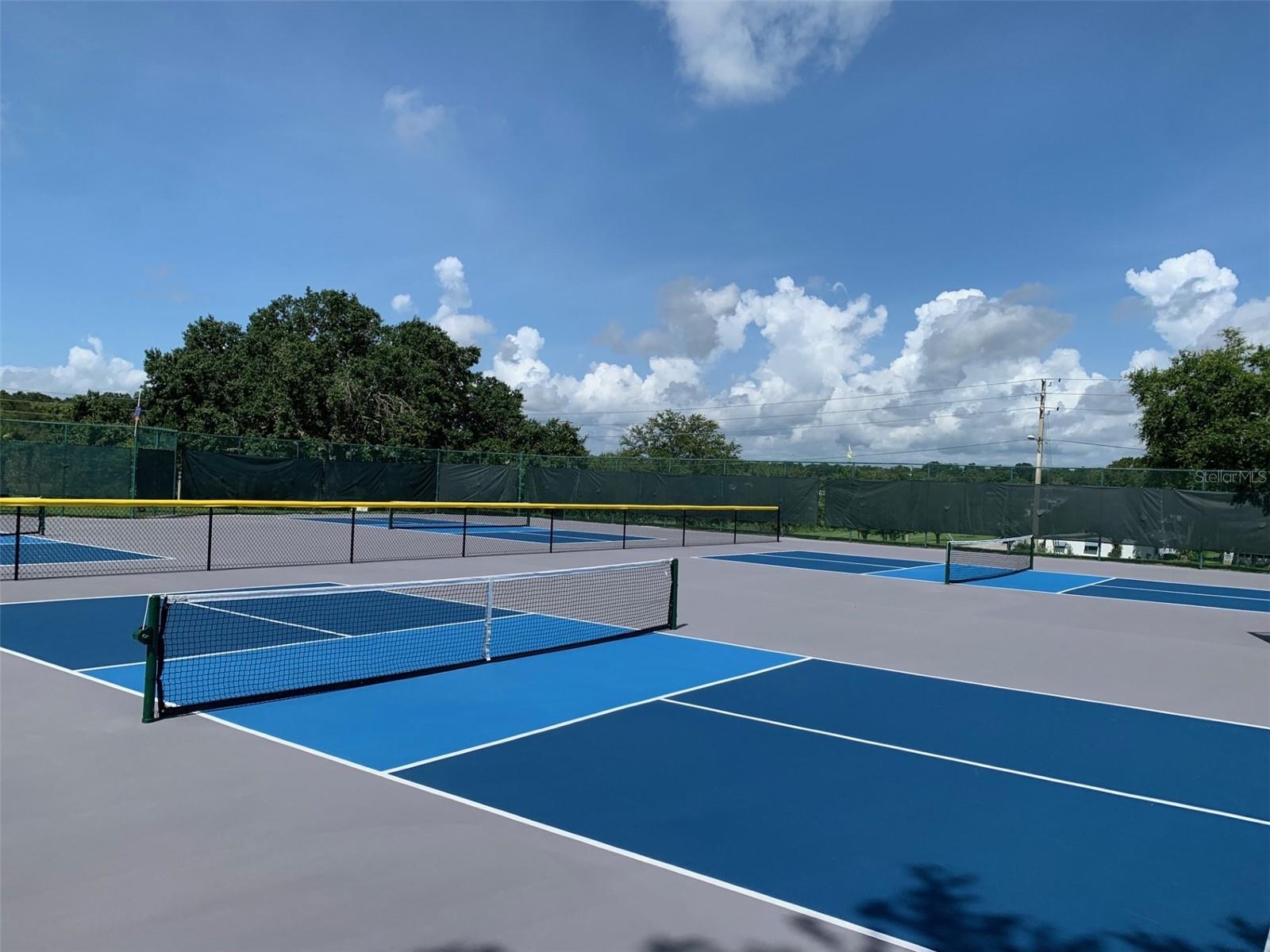 Image 42 of 48 For 2122 Oak Grove Drive 79