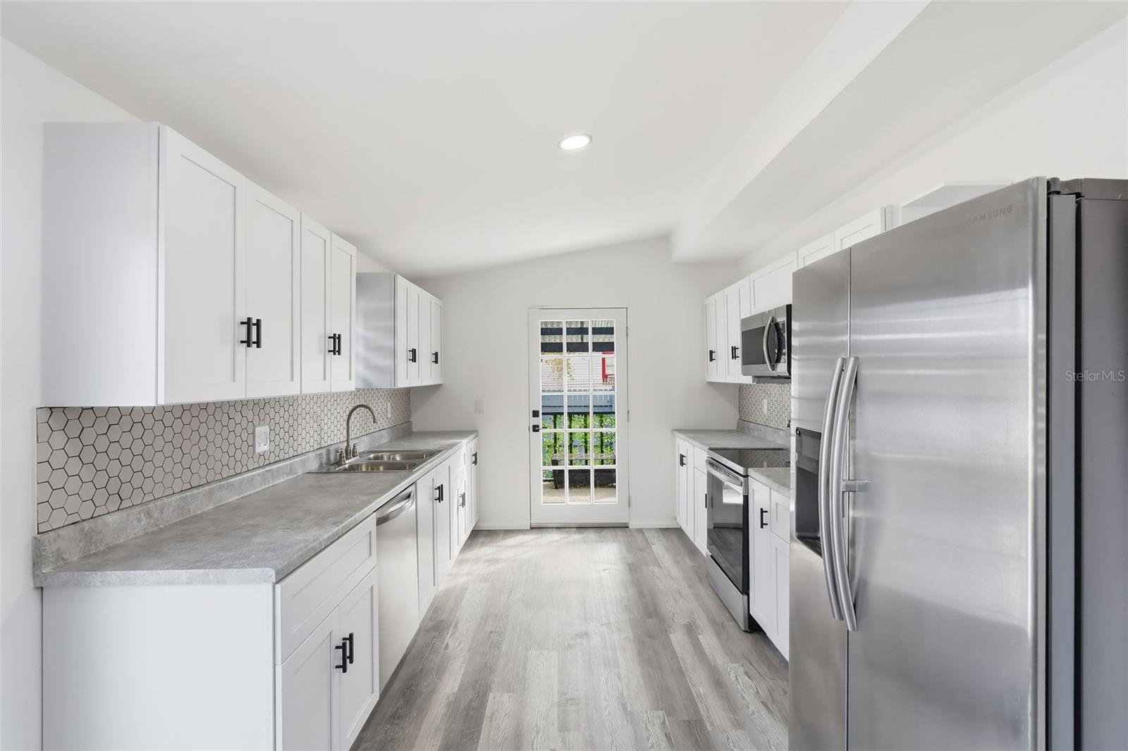 Image 20 of 46 For 8514 Branch Avenue