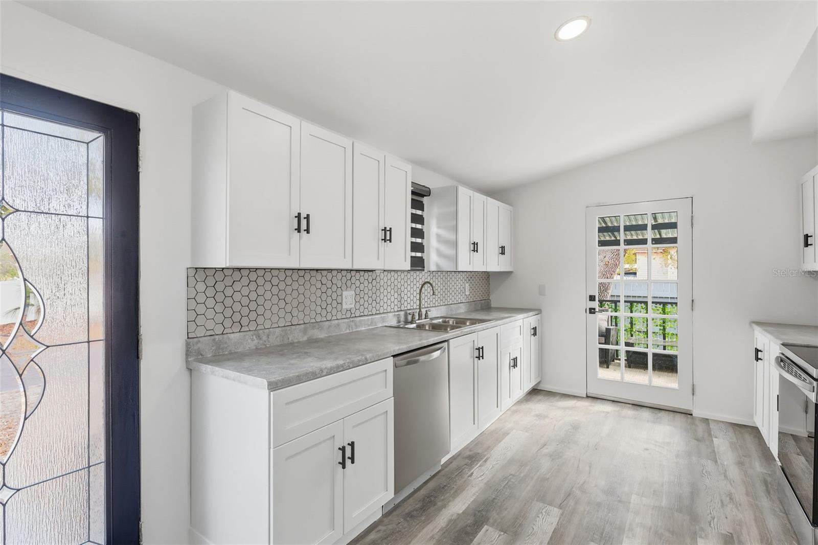 Image 22 of 46 For 8514 Branch Avenue