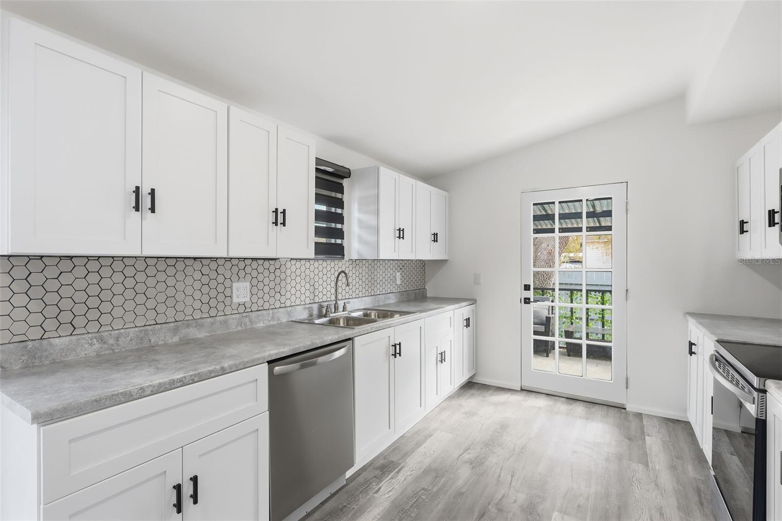 Image 23 of 46 For 8514 Branch Avenue