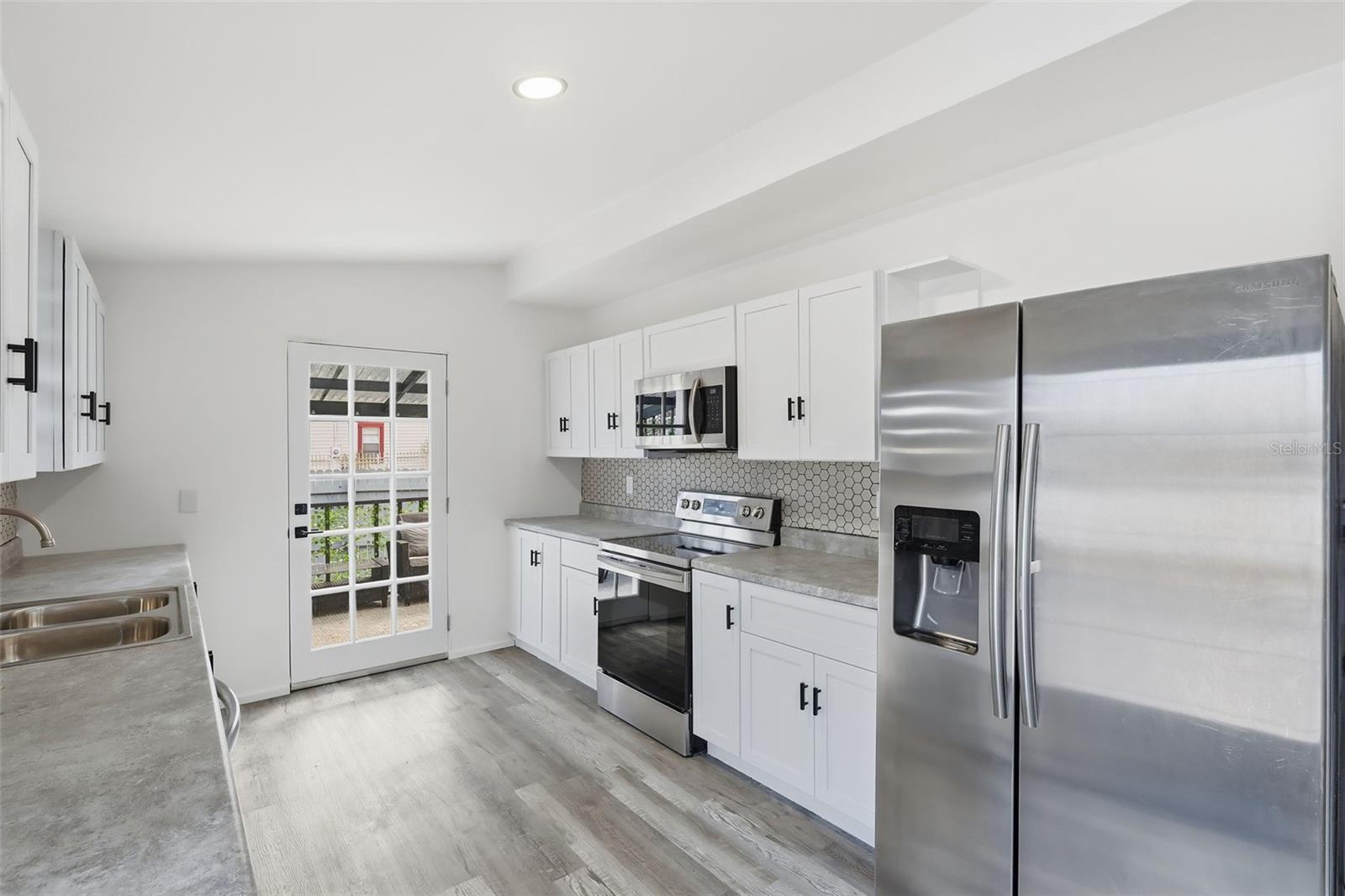 Image 24 of 46 For 8514 Branch Avenue