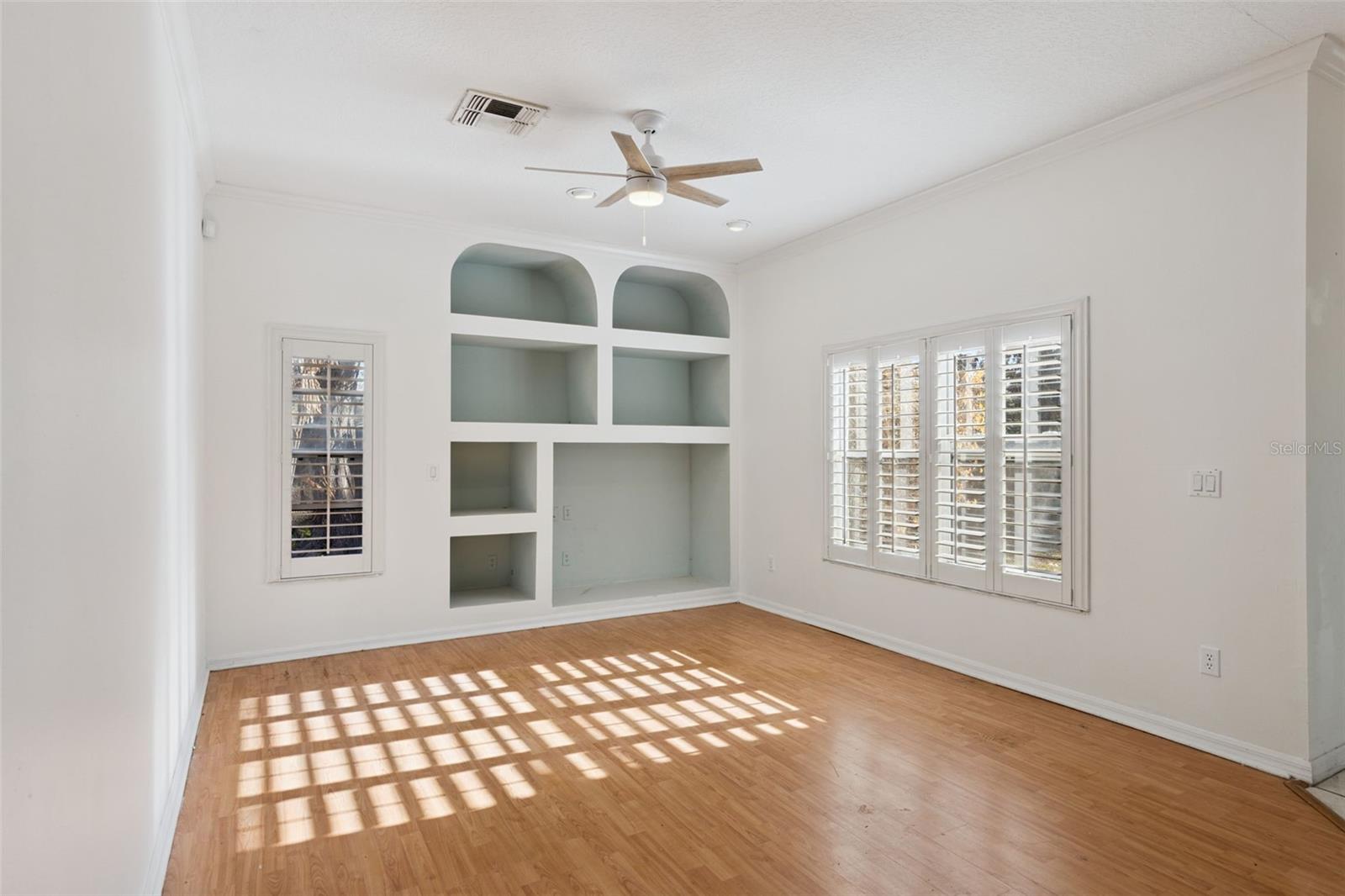 Image 21 of 44 For 5067 Jetsail Drive