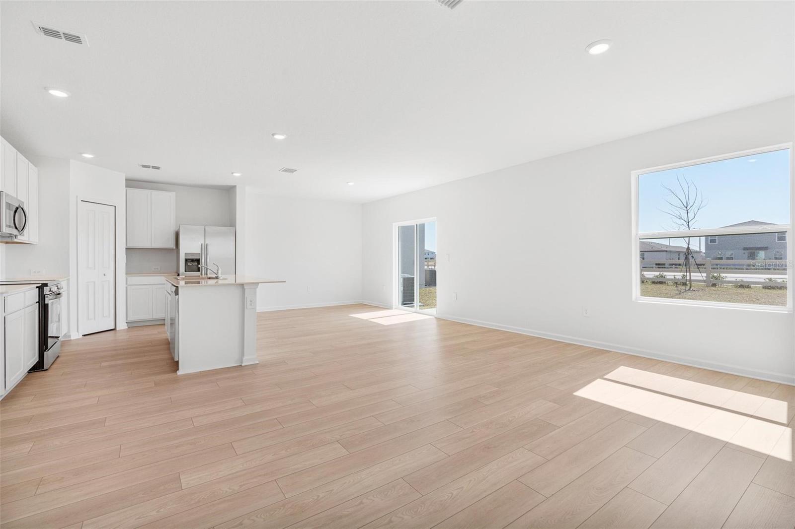 Image 14 of 36 For 6424 Domizio Drive