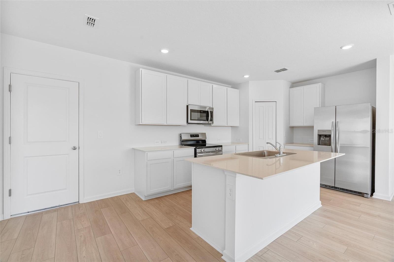 Image 17 of 36 For 6424 Domizio Drive