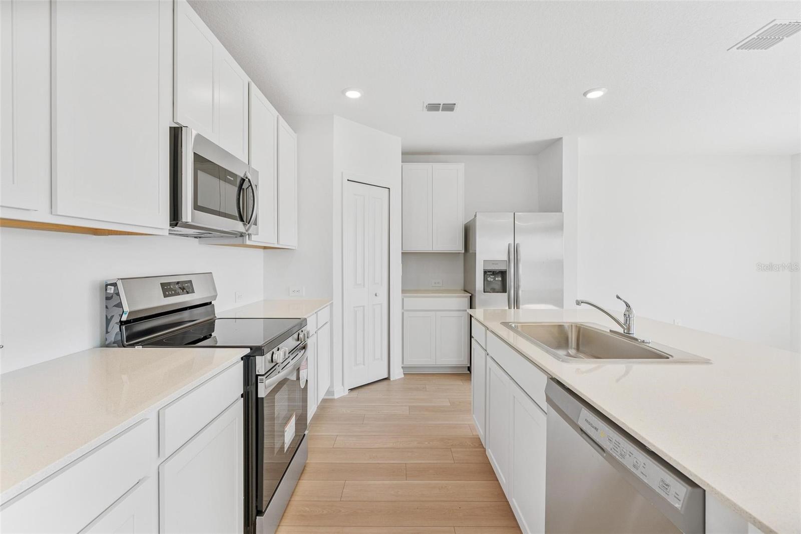 Image 23 of 36 For 6424 Domizio Drive