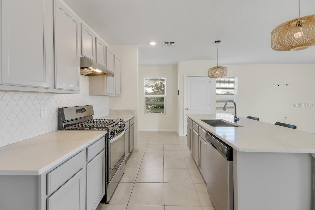 Image 13 of 37 For 3429 Curlew Avenue