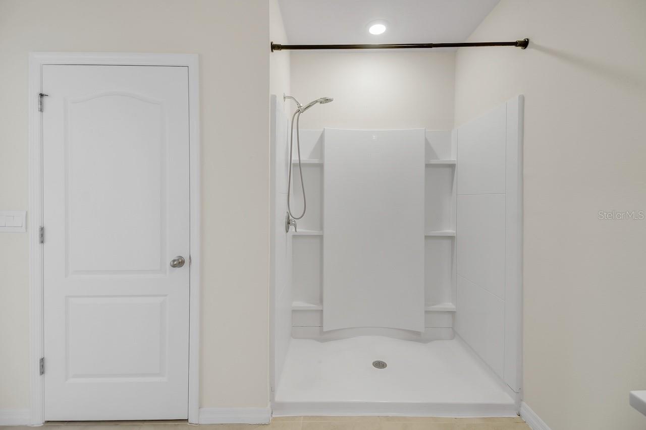 Image 27 of 37 For 3429 Curlew Avenue